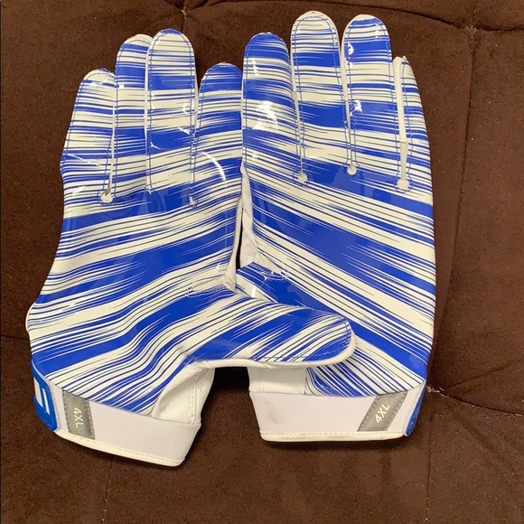 Nike Football Gloves - Picture 2 of 4